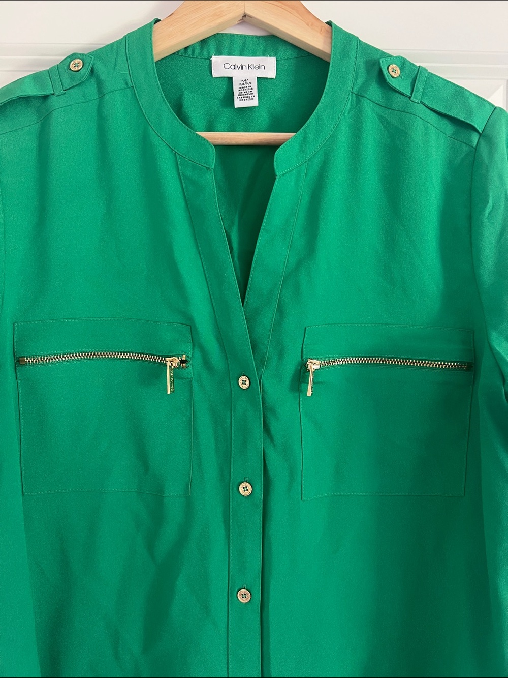 Calvin Klein Green Long-Sleeve Zip-Pocket Blouse - Picture 2 of 8